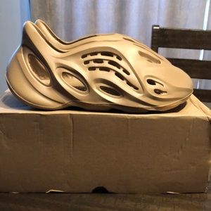 Yeezy brown foam runners size 9